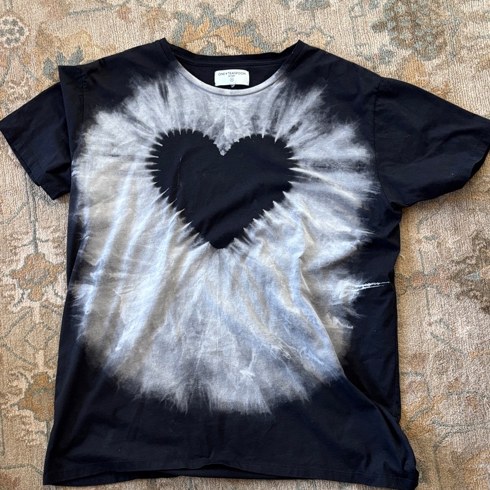 One Teaspoon Black and White Heart Tie-Dye Tee - Picture 4 of 6